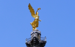 'This is not Berlin' - El Angel - Monumento a la Independencia, Mexico City, Mexico, 2010