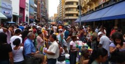 'Agir'   -   Rua 25 de Março, São Paulo, Brazil, 2009